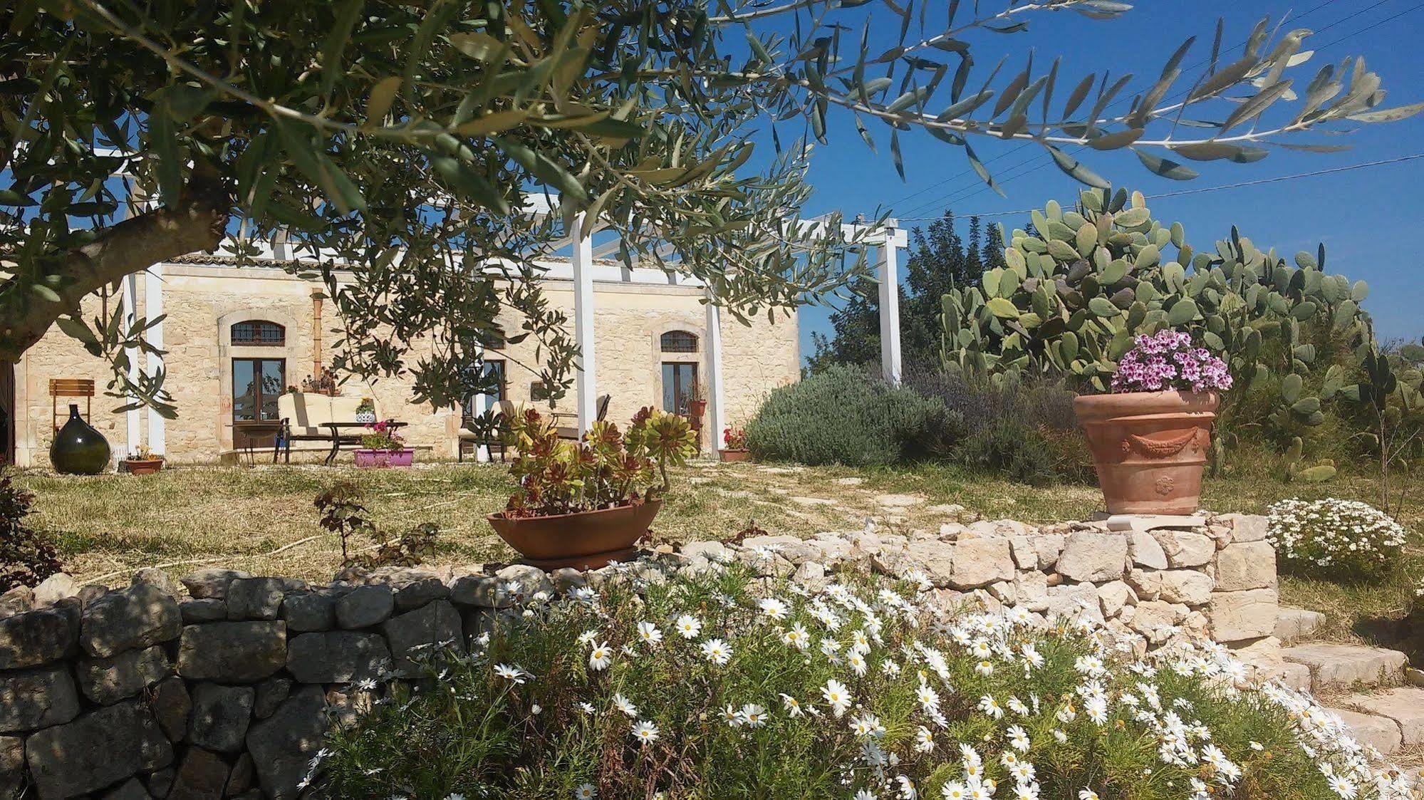 Agriturismo Gaia Noto Exterior photo